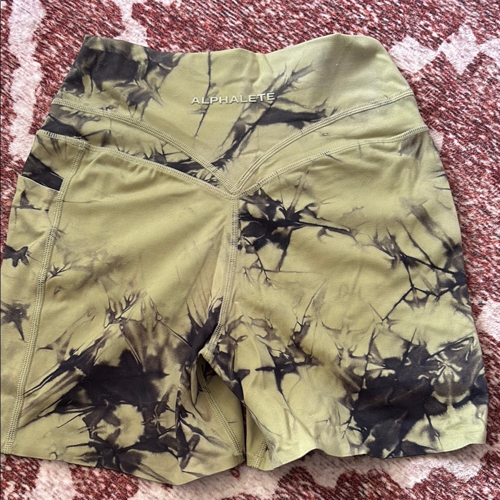 Alphalete Women's Green and Black Tie-Dye Shorts